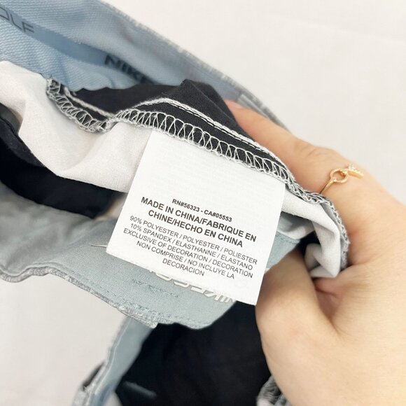 Nike Golf Gray & White Grid Plaid Performance Flat Front Shorts - Size 40 - Picture 4 of 7